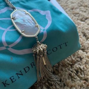 Rayne necklace in mother of pearl